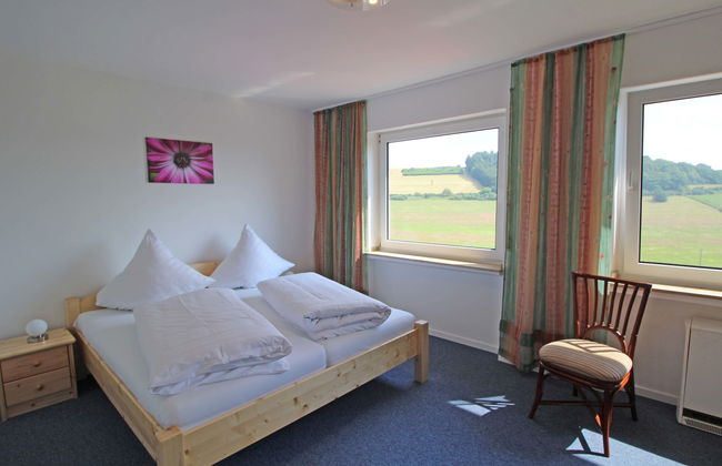 3 bedroom Apartment in Immerath with garden and terrace - Photo 8