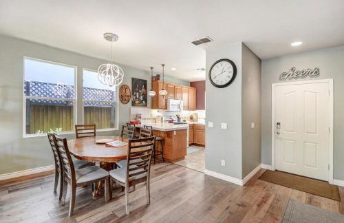 Wine Country Retreat with Hot Tub & Mini Golf - Foto 15