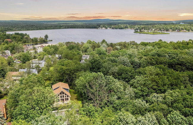 Bluejay Getaway by Avantstay Walk to Lake 7bdr, Hot Tub, Pool Table - Foto 61