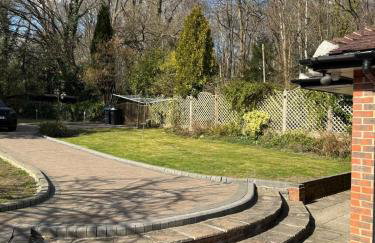 Private Five Bedroom Bungalow in Chertsey - Foto 21