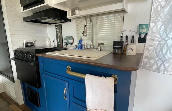 El Camper with private pool - Photo 12