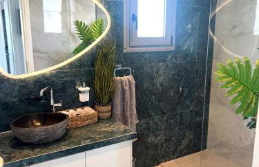 ARYVE Townhouse Rhodos mit Akropolis- und Meerblick sowie Jacuzzi und tollen Sonnenterrassen und Garten - Photo 24