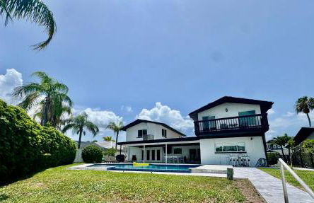 Clearwater Beach Waterfront Modern Villa 4BD 2BIG OPEN LOFT 4BT with Pool Boat Deck Sleep 15 - Foto 12