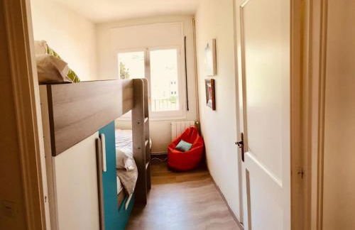 2 Story, 5 Bedroom, 3 Bath Flat, Steps from the Beach & Cliff Walk - Foto 13