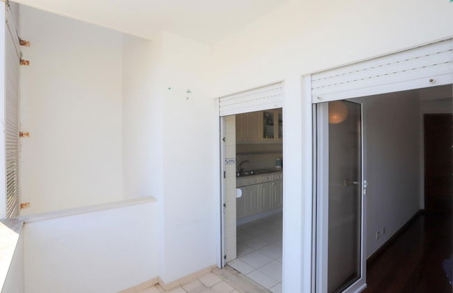 Sea View Apartment by Rent4all - Photo 24