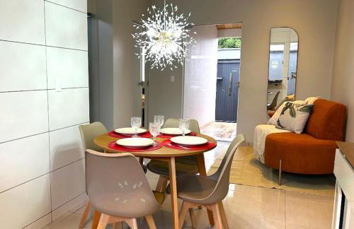 Casa 03 - Casa com 2 quartos, localizada próximo a rodoviária e aeroporto - Photo 1