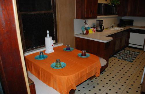 Old Time Beach Front Cottage - The Beach is your Backyard! Pet Friendly cottage - Photo 20