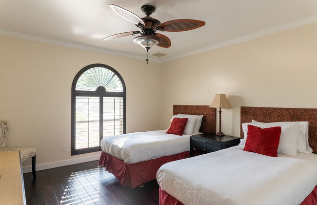 Desert Ridge by Avantstay Spacious Oasis w/ Pool & Hot Tub - Foto 2