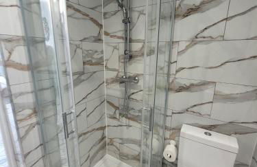 Annexe Studio private entrance, hallway and parking - Foto 11