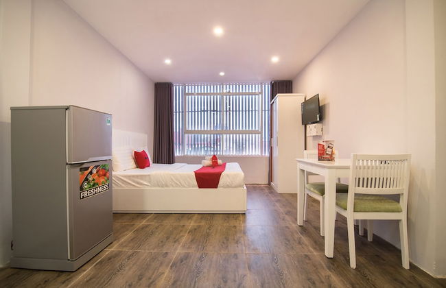 RedDoorz Plus near Tan Dinh Market 2 - Photo 17