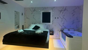 Appartement de luxe, balnéo, vue lac & lit suspendu - Foto 2