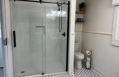 In the Woods by a Pond! Sugar Ranch Guest House! - Foto 22