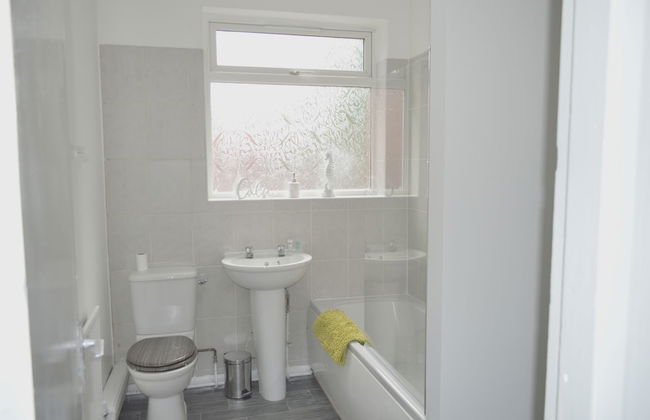 Beautiful Two-bed Apartment With Driveway Parking - Foto 28