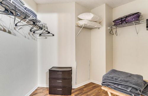 Patio and Yard! Family Home, 6 Mi to Airport - Foto 17