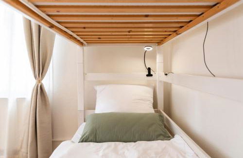 Charaktervolle 122qm Altbau-Ferienwohnung mit Stuck, viel Platz für Familien & Gruppen bis zu 8 Personen, Parkplatz inklusive - Photo 48