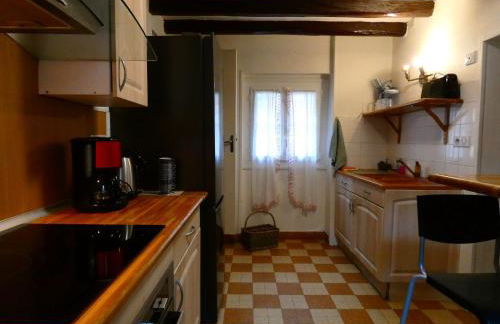 Escapade Paisible: Gîte pour 8 à Saint-Hilaire-sur-Yerre, Jardin Clos, Proche Chateaudun et Chartres - FR-1-581-131 - Foto 14