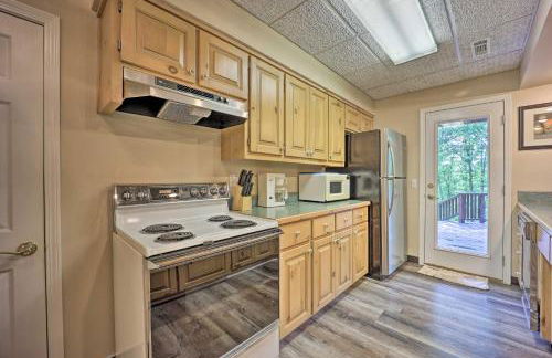 Lakefront Getaway with Private Dock and Kayaks! - Foto 28