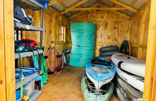 Lake Escape with paddle boards, fire pit & game room - Foto 52