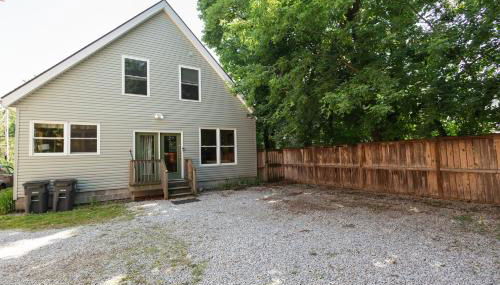 Home STEPS from Oberlin - Foto 3