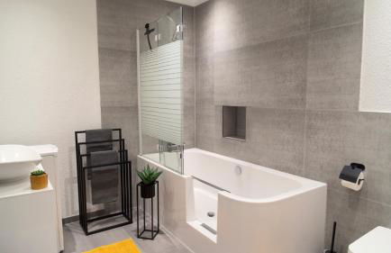 ARYVE Design-Boutique Apartment am Markt von Waltershausen im Thüringer Wald - Design-Interieur, Netflix, WLAN - Foto 17