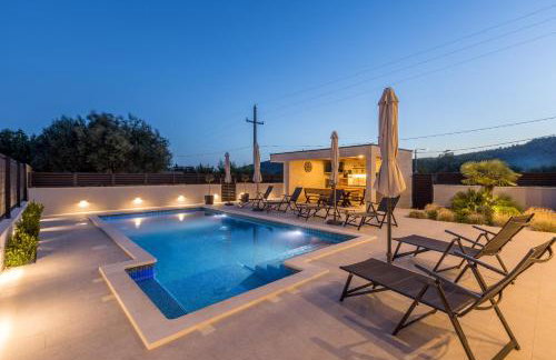 Luxury Villa Diana with heated pool and jacuzzi - Foto 61