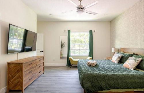4 Bedroom 3 Full Bath Boho Oasis Saltwater Pool Near Downtown, North of Hyde Park Sleeps 12 Pets OK - Foto 17