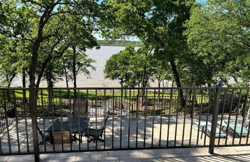Serene Lakefront Retreat with Scenic Views - Foto 3