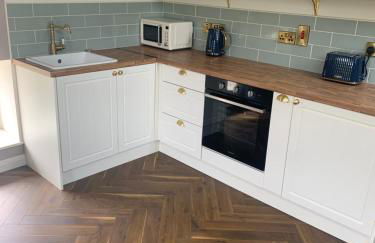 Luxury countryside cottage getaway with wood fired hot tub - Foto 13