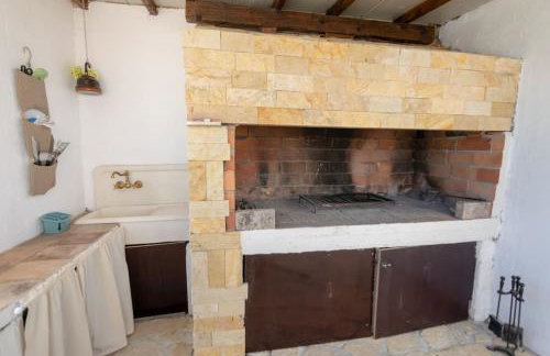 Kuća za odmor M&J s grijanim bazenom - Photo 11