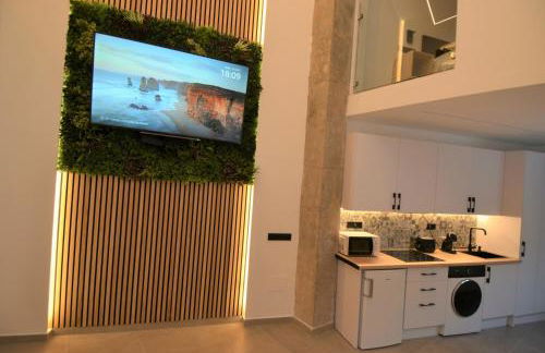 BIBLIOTECA DE LUJO EN EL CENTRO HISTORICO DE MÁLAGa - Photo 1