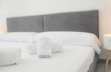 Precioso Apartamento Reformado en 1ra Linea de Mar sin vistas - Foto 7