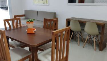 Apartamento na Praia das Toninhas em Ubatuba 350m da praia -2 quartos sendo 1 suite, piscina, varanda gourmet com churrasqueira, ar condicionado, cozinha completa, duas garagens - Foto 3