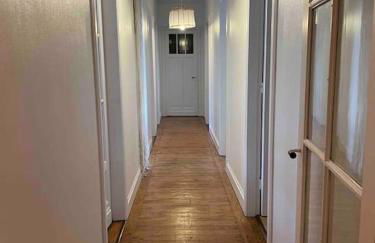 Grand appartement entier en hyper centre a 10 minutes de lille, métro a 50m et la gare de Tourcoing et à 900m et parking a proximité - Foto 8