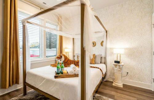 Private Home with Rooftop Game Room near Downtown - Foto 25