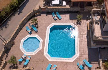 Family seaside Kladissos Villa with private heated pool! - Photo 17