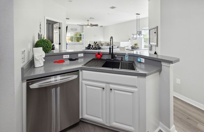 Comfy Disney Themed Oasis 1br Near Parks 1 Bedroom Townhouse by RedAwning - Foto 9