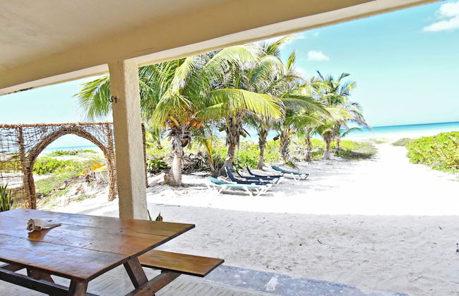 Arena y Mar Beachfront House, El Cuyo by The Spot Rentals - Foto 23