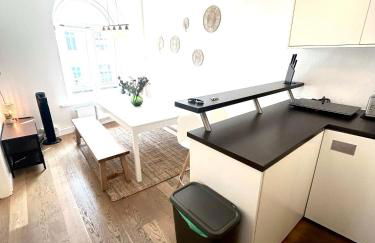 Central Apartment for up to 10 Guests - Photo 12