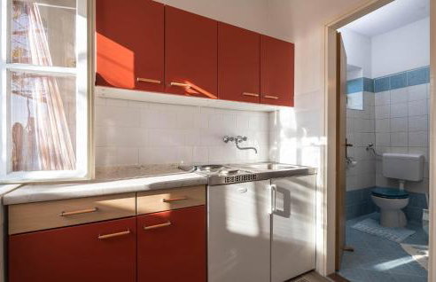 Awesome Home In Koromacno With Kitchen - Foto 8