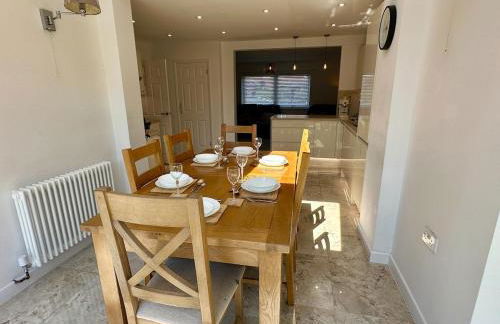 Detached, 4 Double Rooms, 2 En-Suites, 5 Car Parking - Foto 10