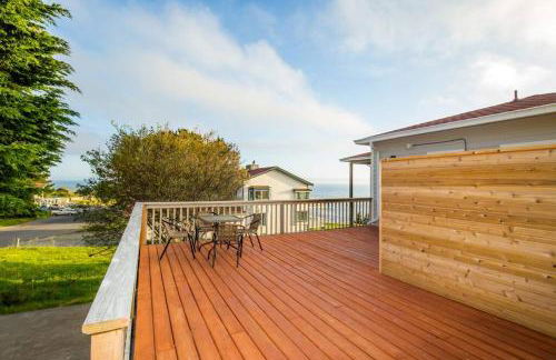 Cozy Oceanview! by OceanviewHotTubs Oceanfront! Shelter Cove, CA Tesla EV station - Foto 18