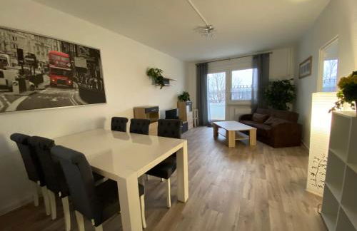 ElbPerle Wunderschöne Ferien und Handwerker Wohnung - Foto 1