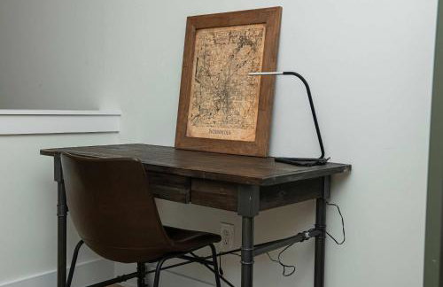 Stylish Getaway with Hot Tub-Near Downtown Indy-Family Friendly - Foto 36