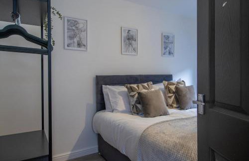 The Larky - Modern 2 Bed Cottage in Larkhall - Photo 23