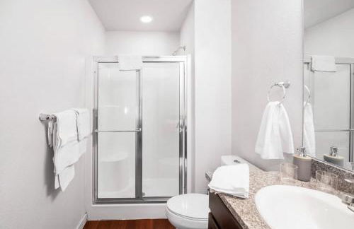 Private 2Bdrm Apartment Convenient to All - Foto 23