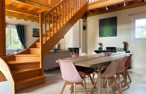 Le So Art, grande maison 4 chambres, terrain de pétanque, grand jardin clos, flipper, babyfoot, jeux Arcade, ping pong,1 km mer, proche golf, Port en Bessin, Bayeux et plages du débarquement, adaptée enfants - Foto 15