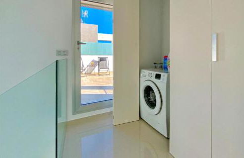 Lovely Home In Alicante - Photo 15