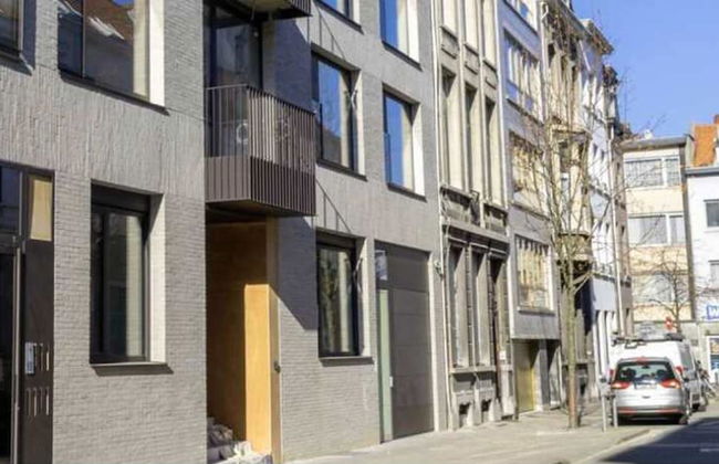 Spacious 3BR 2/5 BA Near Diamond District by Oneluxstay - Foto 8