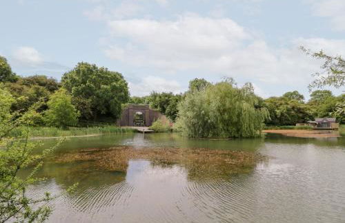 Maple Lodge at Bridge Lake Farm & Fishery - Foto 17