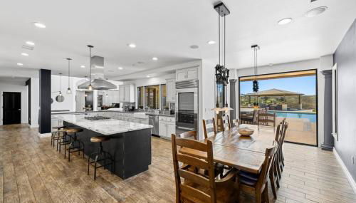 Private Gated 6BR Luxury Estate, Gym, Lake View - Foto 3